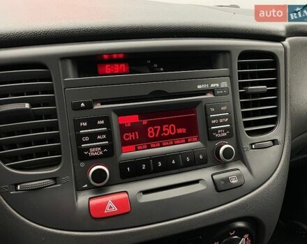 Киа Рио, объемом двигателя 1.4 л и пробегом 136 тыс. км за 5476 $, фото 14 на Automoto.ua