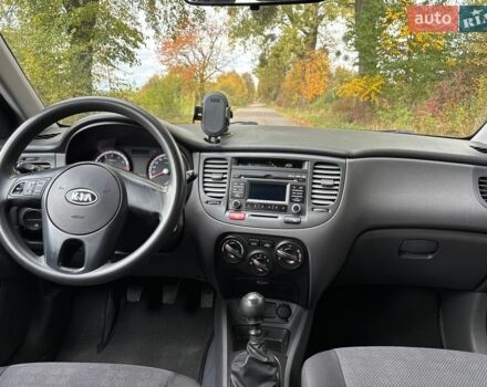 Киа Рио, объемом двигателя 1.4 л и пробегом 112 тыс. км за 5350 $, фото 9 на Automoto.ua