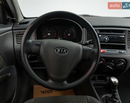 Киа Рио, объемом двигателя 1.4 л и пробегом 140 тыс. км за 5934 $, фото 11 на Automoto.ua