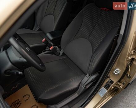 Киа Рио, объемом двигателя 1.4 л и пробегом 140 тыс. км за 5934 $, фото 8 на Automoto.ua