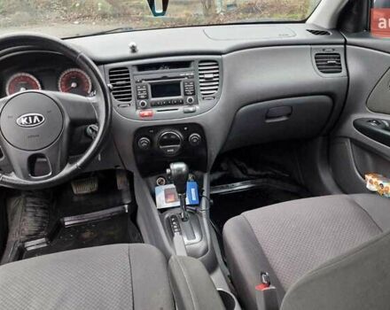 Киа Рио, объемом двигателя 1.4 л и пробегом 102 тыс. км за 1950 $, фото 8 на Automoto.ua