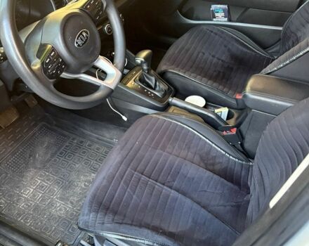Киа Рио, объемом двигателя 1.6 л и пробегом 164 тыс. км за 8500 $, фото 4 на Automoto.ua