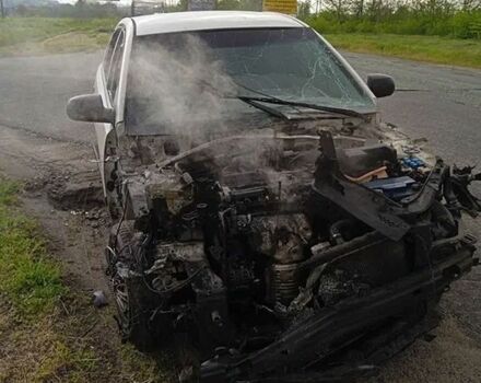 Киа Рио, объемом двигателя 1.6 л и пробегом 210 тыс. км за 1000 $, фото 1 на Automoto.ua