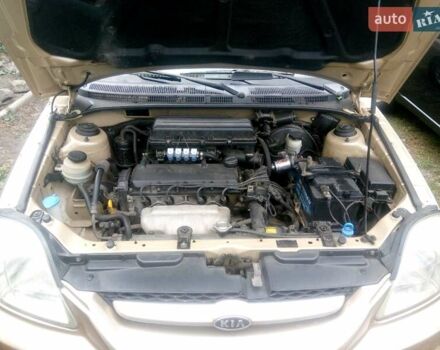 Желтый Киа Рио, объемом двигателя 1.3 л и пробегом 150 тыс. км за 3950 $, фото 17 на Automoto.ua