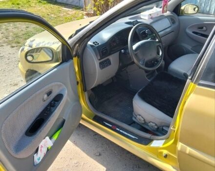 Желтый Киа Рио, объемом двигателя 1.5 л и пробегом 147 тыс. км за 1550 $, фото 4 на Automoto.ua