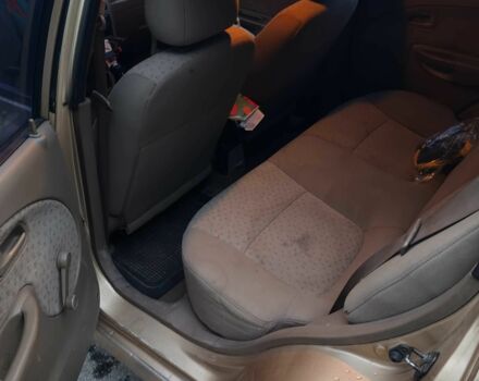 Желтый Киа Рио, объемом двигателя 1.3 л и пробегом 140 тыс. км за 1650 $, фото 4 на Automoto.ua