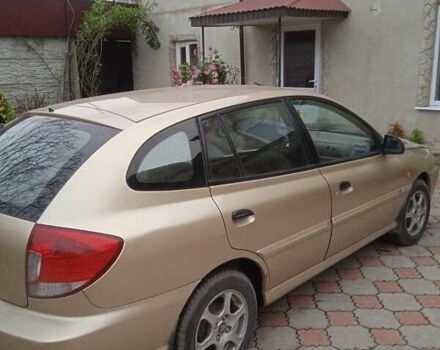 Желтый Киа Рио, объемом двигателя 1.34 л и пробегом 214 тыс. км за 2700 $, фото 4 на Automoto.ua