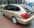 Желтый Киа Рио, объемом двигателя 1.3 л и пробегом 389 тыс. км за 2700 $, фото 3 на Automoto.ua