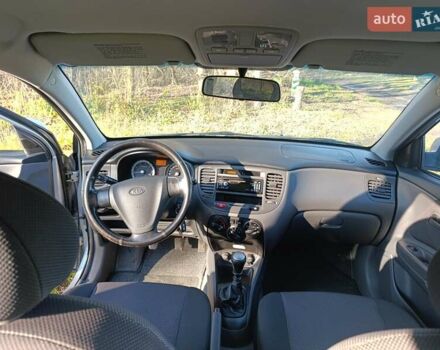 Серый Киа Рио, объемом двигателя 1.49 л и пробегом 272 тыс. км за 4500 $, фото 14 на Automoto.ua