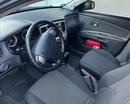 Серый Киа Рио, объемом двигателя 1.6 л и пробегом 203 тыс. км за 6499 $, фото 5 на Automoto.ua