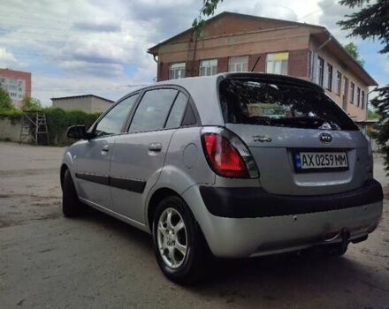 Серый Киа Рио, объемом двигателя 1.4 л и пробегом 192 тыс. км за 5000 $, фото 4 на Automoto.ua