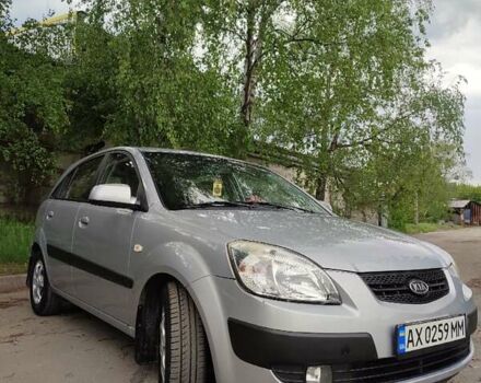 Серый Киа Рио, объемом двигателя 1.4 л и пробегом 192 тыс. км за 5000 $, фото 2 на Automoto.ua