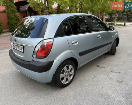 Серый Киа Рио, объемом двигателя 1.4 л и пробегом 230 тыс. км за 3800 $, фото 3 на Automoto.ua