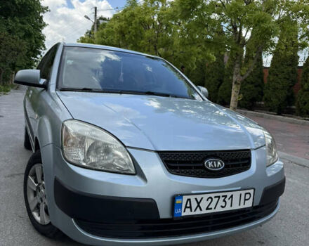Серый Киа Рио, объемом двигателя 1.4 л и пробегом 230 тыс. км за 3800 $, фото 1 на Automoto.ua