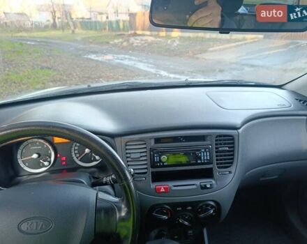 Серый Киа Рио, объемом двигателя 1.49 л и пробегом 272 тыс. км за 4500 $, фото 1 на Automoto.ua