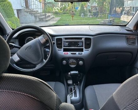 Серый Киа Рио, объемом двигателя 1.6 л и пробегом 203 тыс. км за 6499 $, фото 12 на Automoto.ua