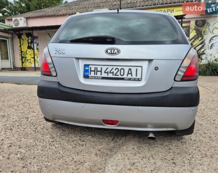 Сірий Кіа Ріо, об'ємом двигуна 1.4 л та пробігом 86 тис. км за 5300 $, фото 4 на Automoto.ua