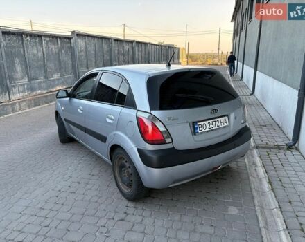 Сірий Кіа Ріо, об'ємом двигуна 1.49 л та пробігом 290 тис. км за 3450 $, фото 8 на Automoto.ua