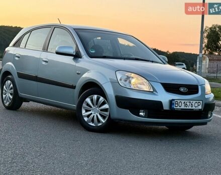 Сірий Кіа Ріо, об'ємом двигуна 1.5 л та пробігом 279 тис. км за 4550 $, фото 5 на Automoto.ua