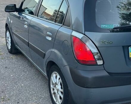 Серый Киа Рио, объемом двигателя 1.4 л и пробегом 149 тыс. км за 5000 $, фото 3 на Automoto.ua