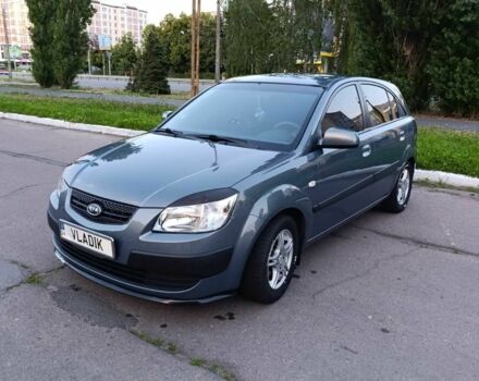 Сірий Кіа Ріо, об'ємом двигуна 1.4 л та пробігом 130 тис. км за 4888 $, фото 5 на Automoto.ua