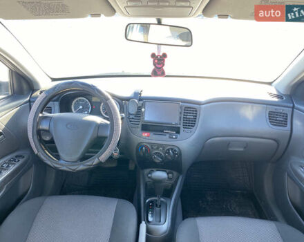 Сірий Кіа Ріо, об'ємом двигуна 1.4 л та пробігом 140 тис. км за 5100 $, фото 15 на Automoto.ua