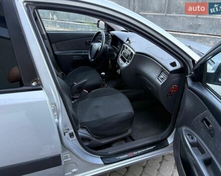 Сірий Кіа Ріо, об'ємом двигуна 1.49 л та пробігом 290 тис. км за 3450 $, фото 10 на Automoto.ua