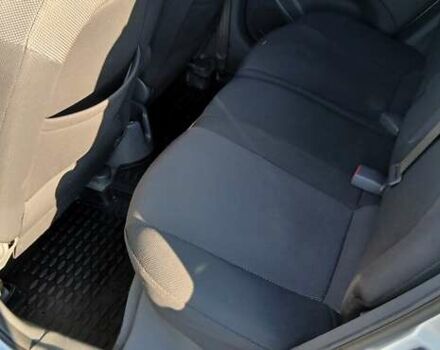 Серый Киа Рио, объемом двигателя 1.4 л и пробегом 216 тыс. км за 3600 $, фото 14 на Automoto.ua