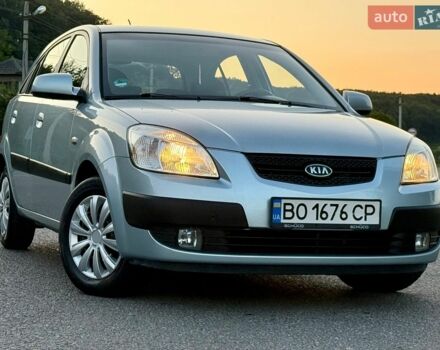 Сірий Кіа Ріо, об'ємом двигуна 1.5 л та пробігом 279 тис. км за 4550 $, фото 1 на Automoto.ua