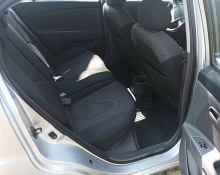 Серый Киа Рио, объемом двигателя 1.3 л и пробегом 225 тыс. км за 3500 $, фото 14 на Automoto.ua