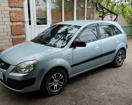 Серый Киа Рио, объемом двигателя 1.4 л и пробегом 210 тыс. км за 4600 $, фото 1 на Automoto.ua