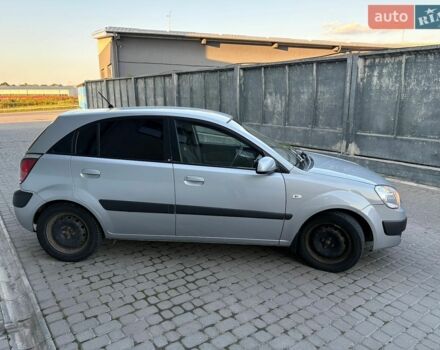 Сірий Кіа Ріо, об'ємом двигуна 1.49 л та пробігом 290 тис. км за 3450 $, фото 6 на Automoto.ua