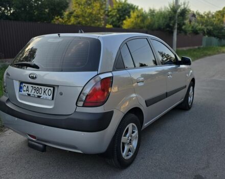 Серый Киа Рио, объемом двигателя 1.4 л и пробегом 288 тыс. км за 41000 $, фото 5 на Automoto.ua
