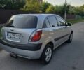 Серый Киа Рио, объемом двигателя 1.4 л и пробегом 288 тыс. км за 41000 $, фото 5 на Automoto.ua