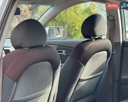 Серый Киа Рио, объемом двигателя 1.5 л и пробегом 265 тыс. км за 4499 $, фото 14 на Automoto.ua