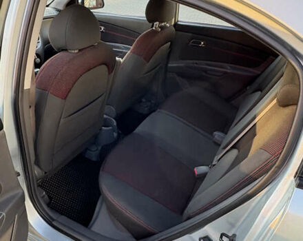 Серый Киа Рио, объемом двигателя 1.49 л и пробегом 265 тыс. км за 3900 $, фото 6 на Automoto.ua