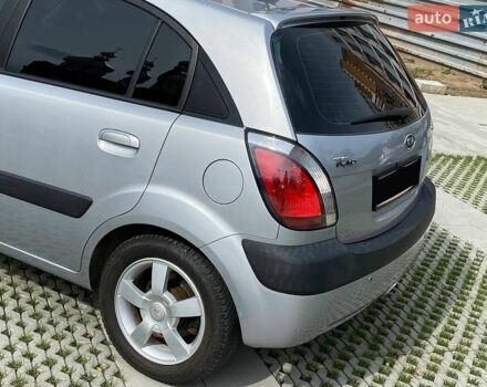 Серый Киа Рио, объемом двигателя 1.6 л и пробегом 179 тыс. км за 5999 $, фото 24 на Automoto.ua