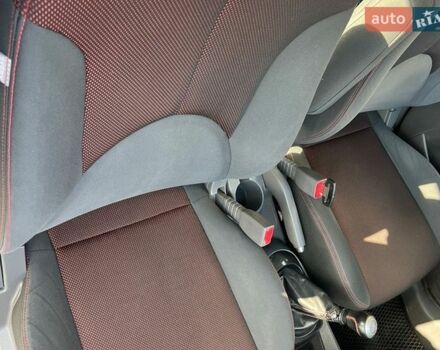 Серый Киа Рио, объемом двигателя 1.5 л и пробегом 265 тыс. км за 3999 $, фото 21 на Automoto.ua