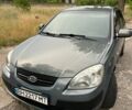 Серый Киа Рио, объемом двигателя 1.4 л и пробегом 245 тыс. км за 4200 $, фото 3 на Automoto.ua