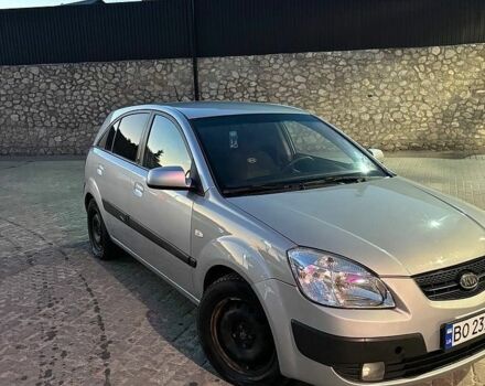Серый Киа Рио, объемом двигателя 1.49 л и пробегом 285 тыс. км за 4300 $, фото 2 на Automoto.ua
