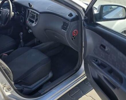 Сірий Кіа Ріо, об'ємом двигуна 1.5 л та пробігом 275 тис. км за 4100 $, фото 13 на Automoto.ua