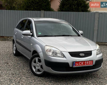 Серый Киа Рио, объемом двигателя 1.6 л и пробегом 173 тыс. км за 5799 $, фото 2 на Automoto.ua