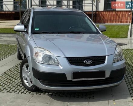 Серый Киа Рио, объемом двигателя 1.6 л и пробегом 179 тыс. км за 5999 $, фото 1 на Automoto.ua