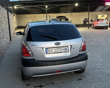 Серый Киа Рио, объемом двигателя 1.49 л и пробегом 285 тыс. км за 4300 $, фото 3 на Automoto.ua