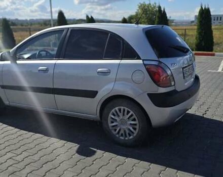 Сірий Кіа Ріо, об'ємом двигуна 1.5 л та пробігом 275 тис. км за 4100 $, фото 8 на Automoto.ua