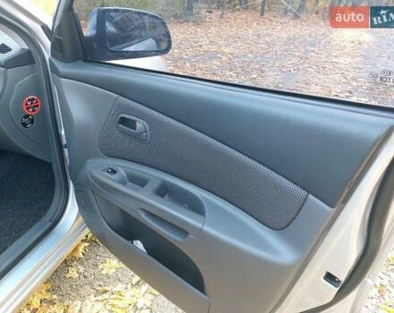 Серый Киа Рио, объемом двигателя 1.6 л и пробегом 176 тыс. км за 5700 $, фото 5 на Automoto.ua