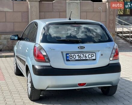 Серый Киа Рио, объемом двигателя 1.49 л и пробегом 278 тыс. км за 3999 $, фото 3 на Automoto.ua