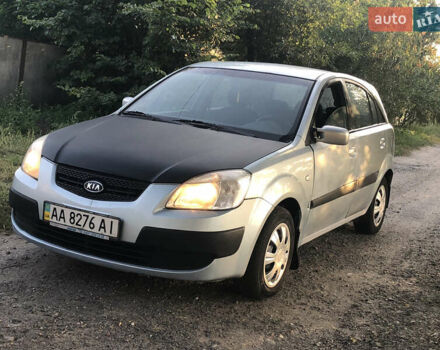 Серый Киа Рио, объемом двигателя 0 л и пробегом 500 тыс. км за 2000 $, фото 1 на Automoto.ua