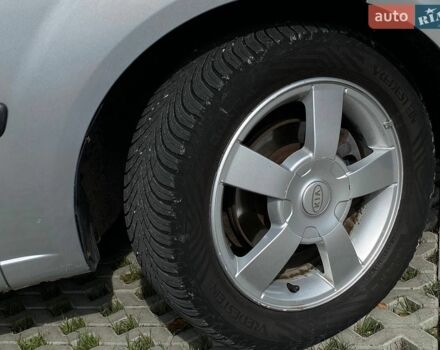 Серый Киа Рио, объемом двигателя 1.6 л и пробегом 179 тыс. км за 5999 $, фото 6 на Automoto.ua