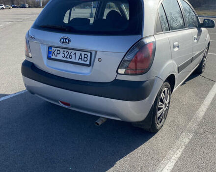 Сірий Кіа Ріо, об'ємом двигуна 1.4 л та пробігом 140 тис. км за 5100 $, фото 6 на Automoto.ua